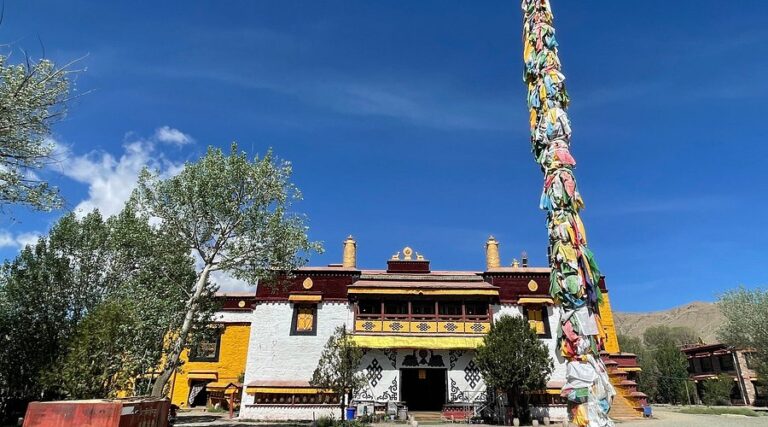 Exploring Zhatang Si: A Hidden Gem in the Enchanting Shannan, Tibet