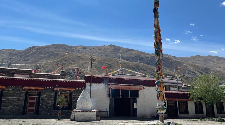 A scenic view of Shannan Zhatang Si