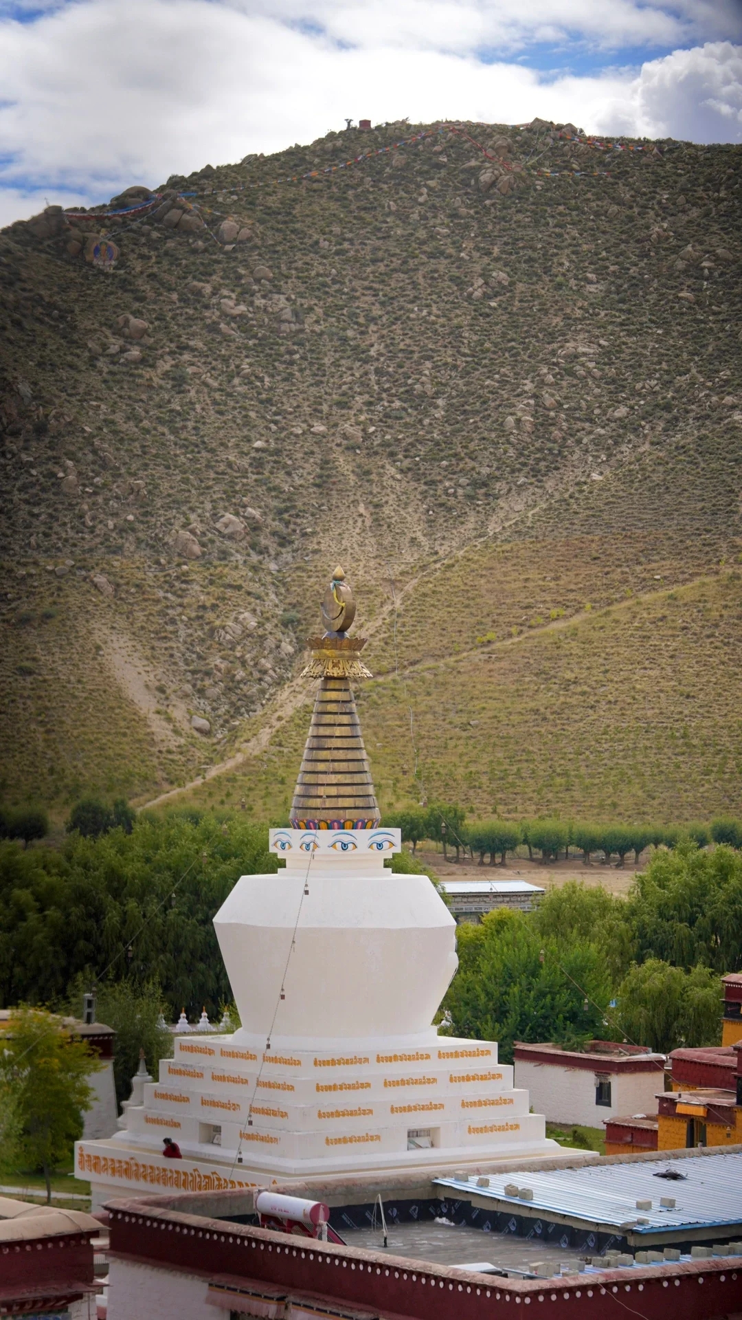 A scenic view of Shannan Zhatang Si