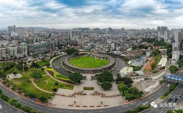 A scenic view of Shantou Qilu Paotai