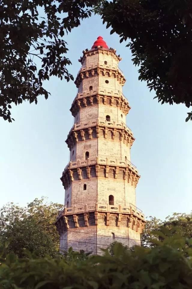 A scenic view of Shantou Wenguangta