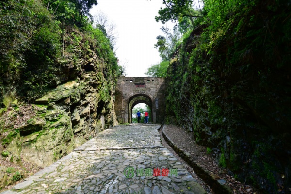 A scenic view of Shaoguan Nanyue Xiongguan Gudao