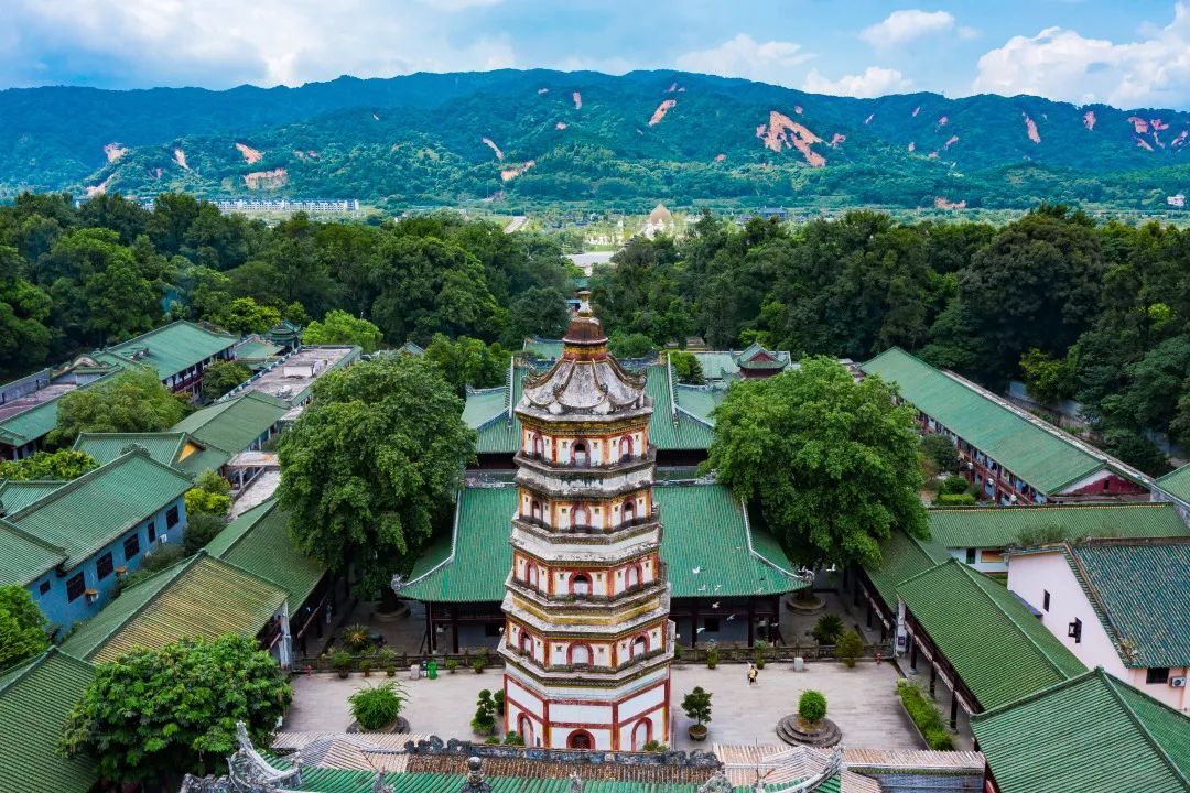 A scenic view of Shaoguan Yunlongsi Ta