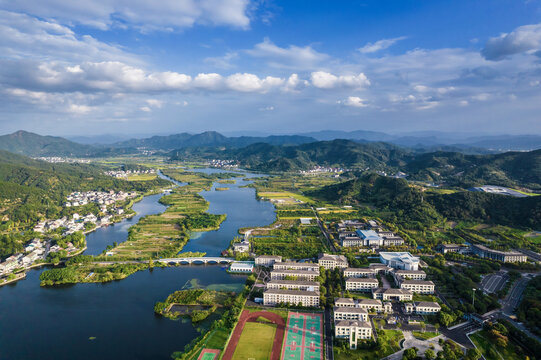 A scenic view of Shaoxing Chunhui Zhongxue Jiuzhi