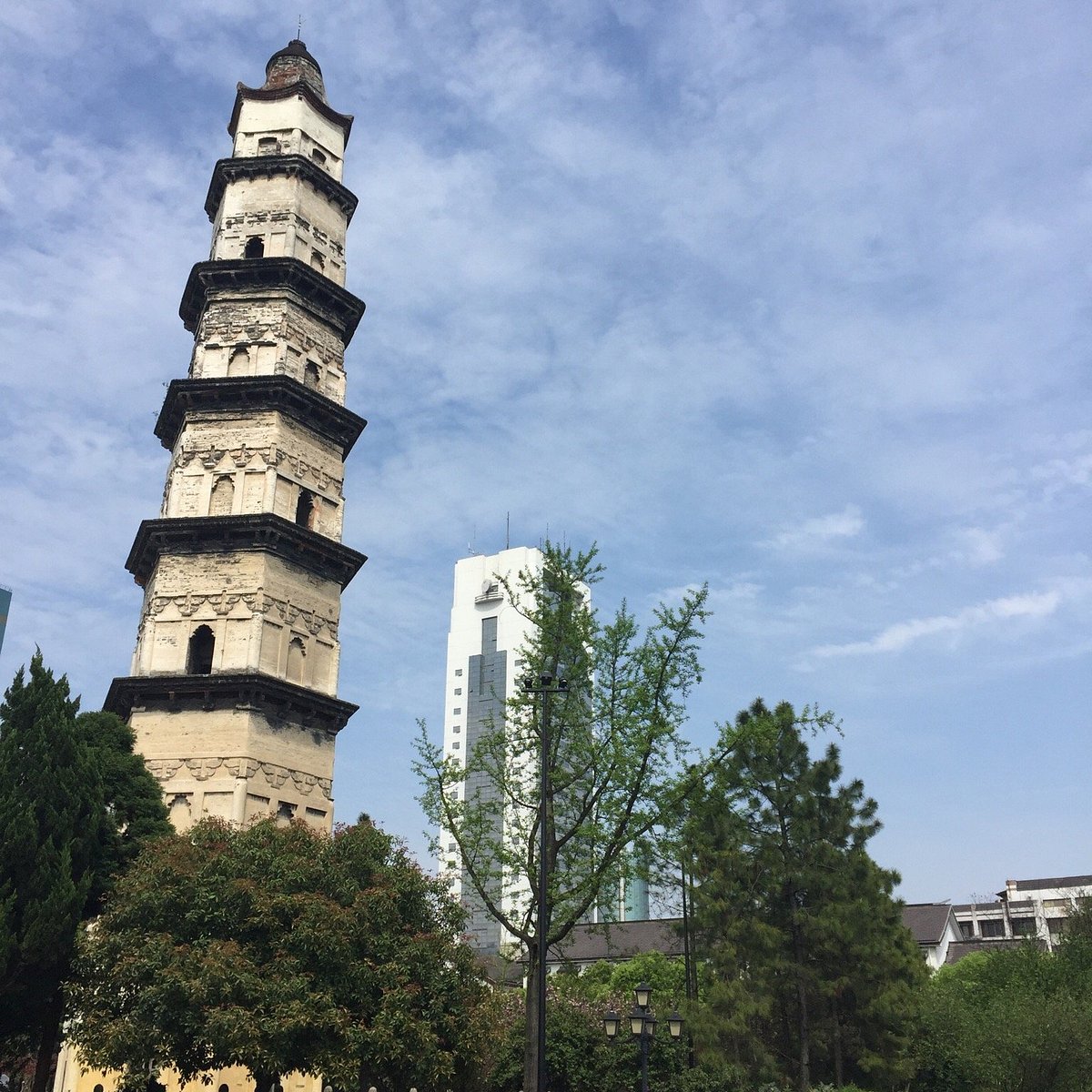 A scenic view of Shaoxing Dashansi Ta