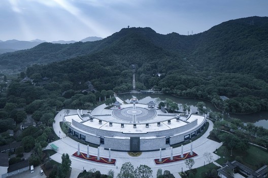 A scenic view of Shaoxing Dayuling