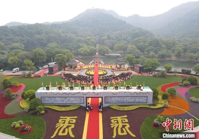 A scenic view of Shaoxing Dayuling