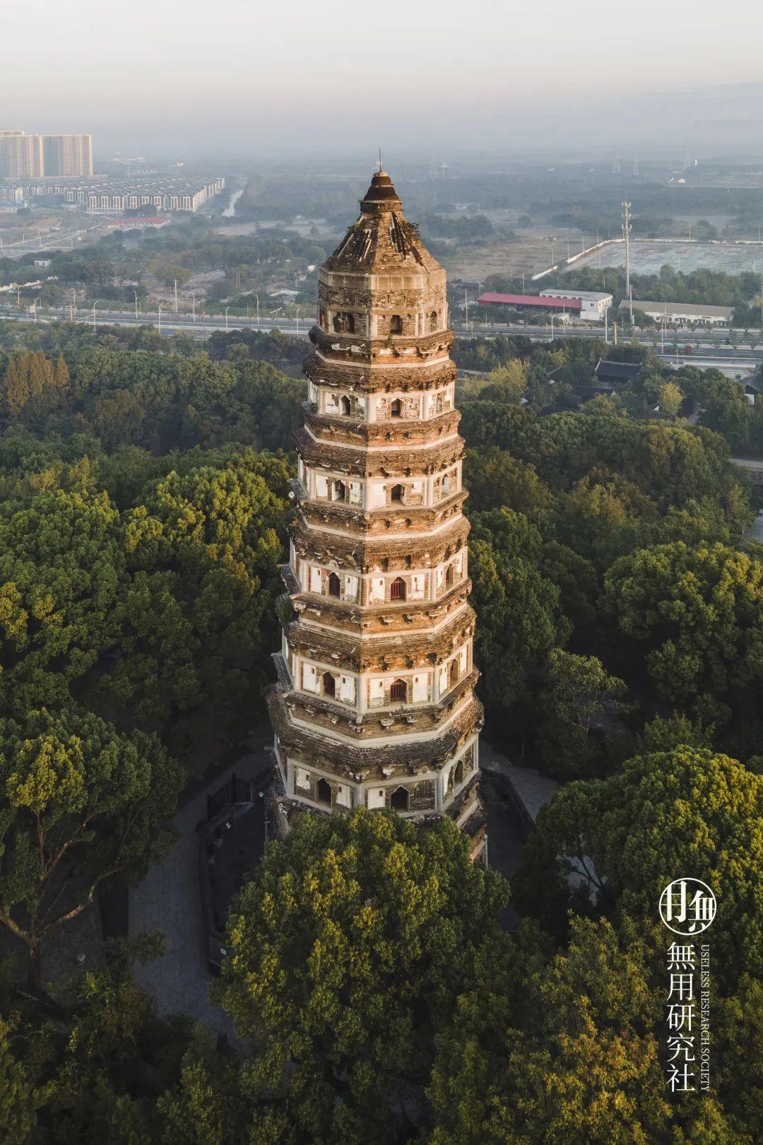 A scenic view of Shaoxing Donghuachengsi Ta