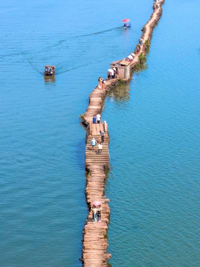 A scenic view of Shaoxing Guqiandao