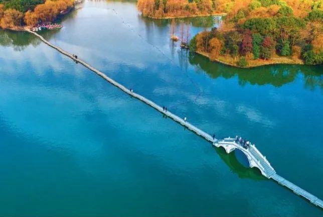 A scenic view of Shaoxing Guqiaoqun