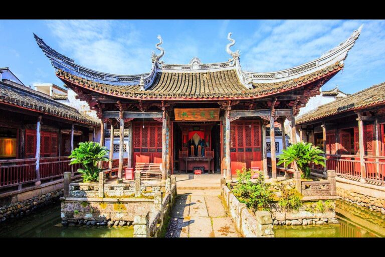 A Traveler’s Guide to Shaoxing Huatang Wangshi Zongci: Experience the Essence of Ancient China