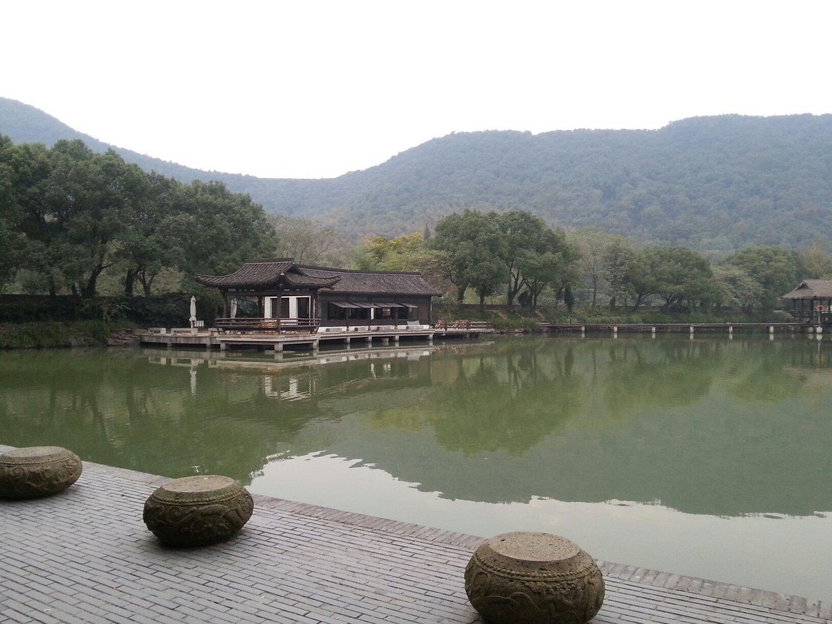 A scenic view of Shaoxing Lanting