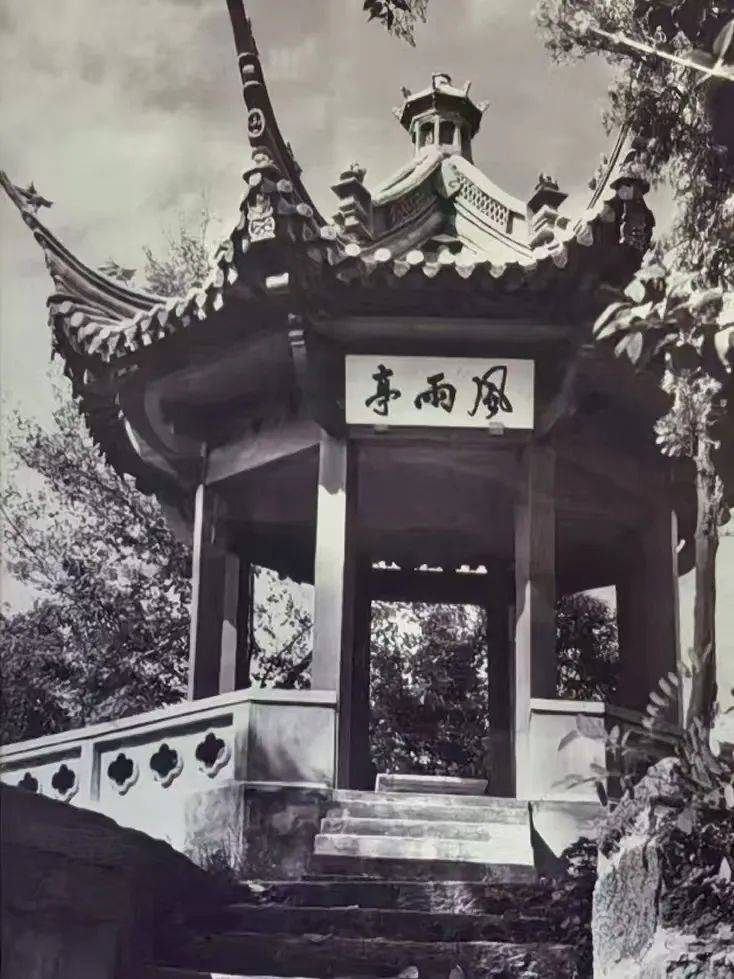 A scenic view of Shaoxing Qiujin Guju