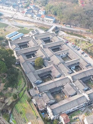 A scenic view of Shaoxing Sishi Guminju Jianzhuqun