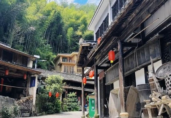 A scenic view of Shaoxing Sishi Guminju Jianzhuqun