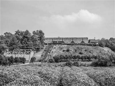 A scenic view of Shaoxing Yinshan Yueguo Wangling