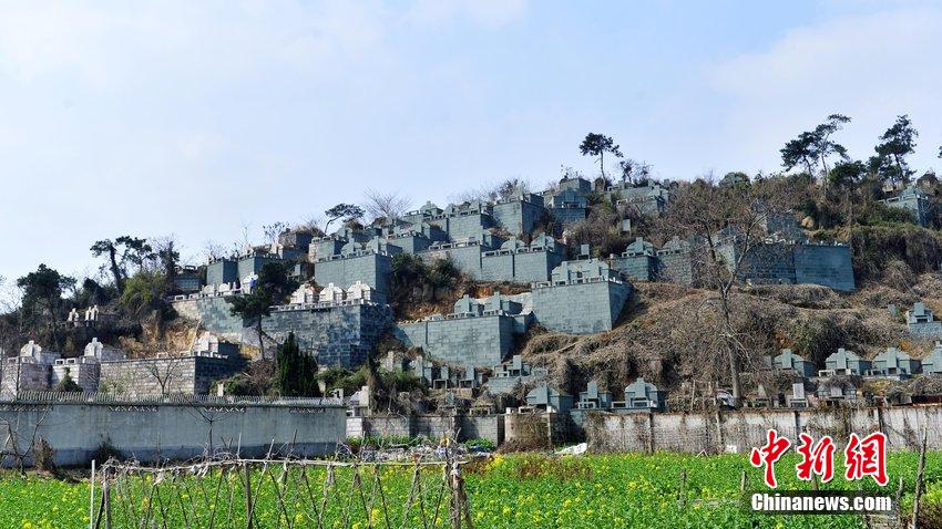A scenic view of Shaoxing Yueguo Guizu Muqun