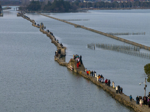 A scenic view of Shaoxing Zeluohu Bitang