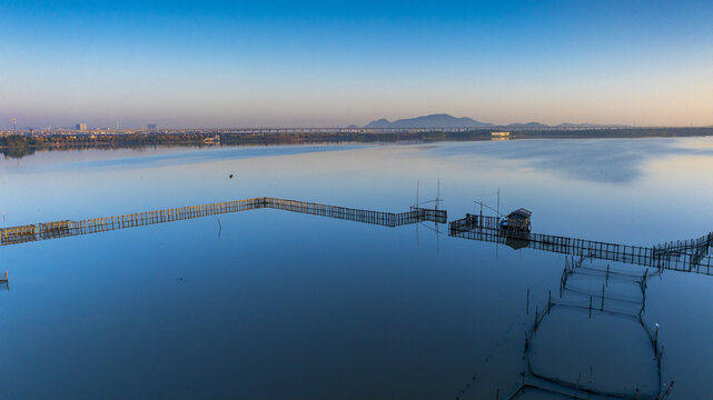A scenic view of Shaoxing Zeluohu Bitang