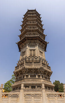 A scenic view of Shijiazhuang Bailin Temple Pagoda