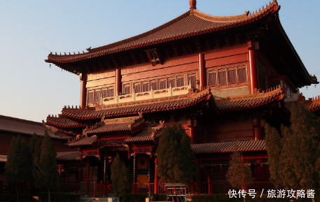 A scenic view of Shijiazhuang Bailin Temple Pagoda