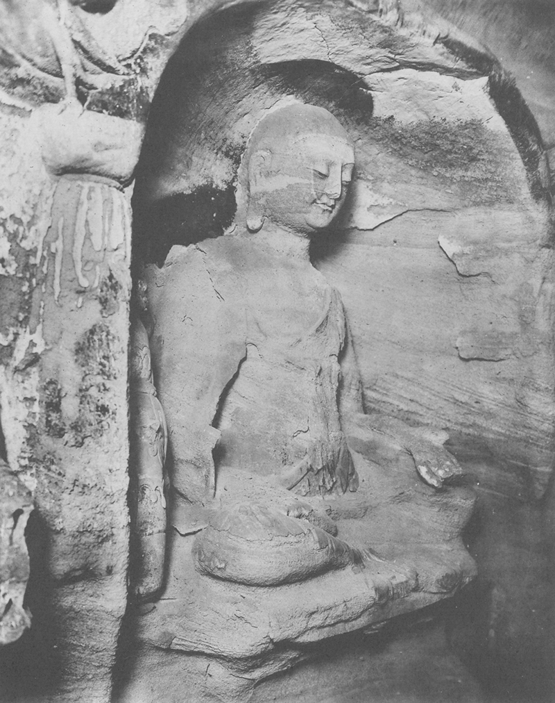 A scenic view of Shijiazhuang Fenglongshan Grottoes