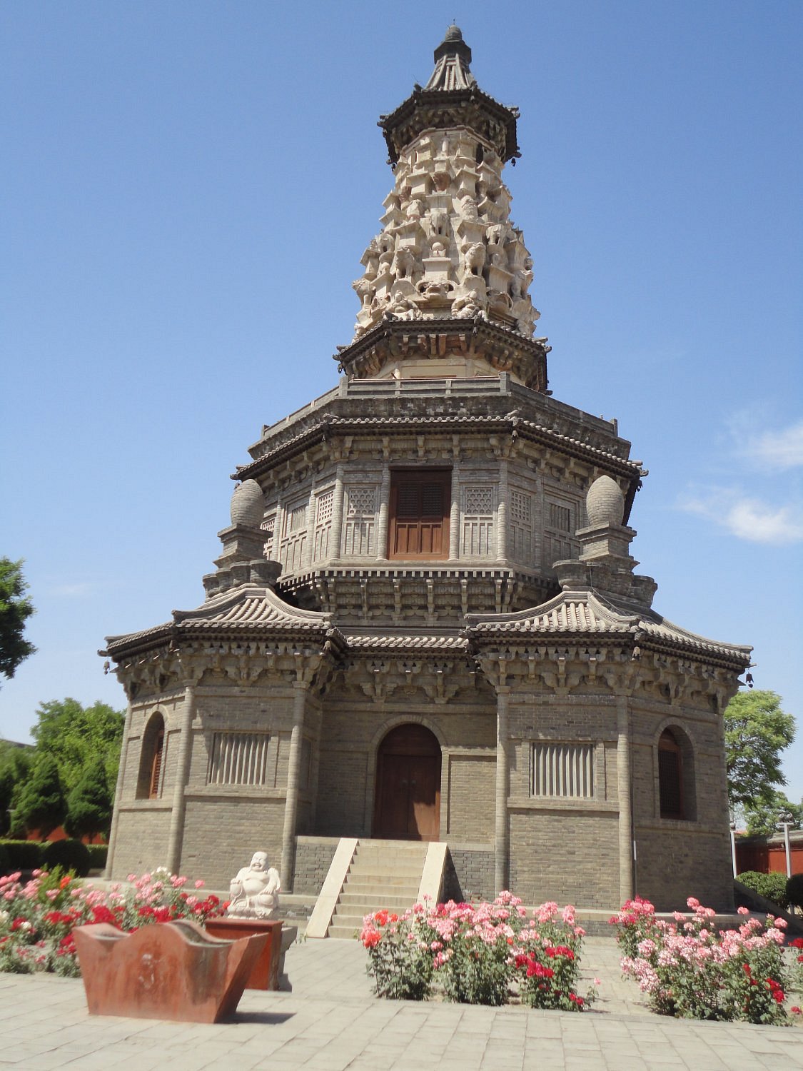 A scenic view of Shijiazhuang Guanghui Temple Flower Pagoda