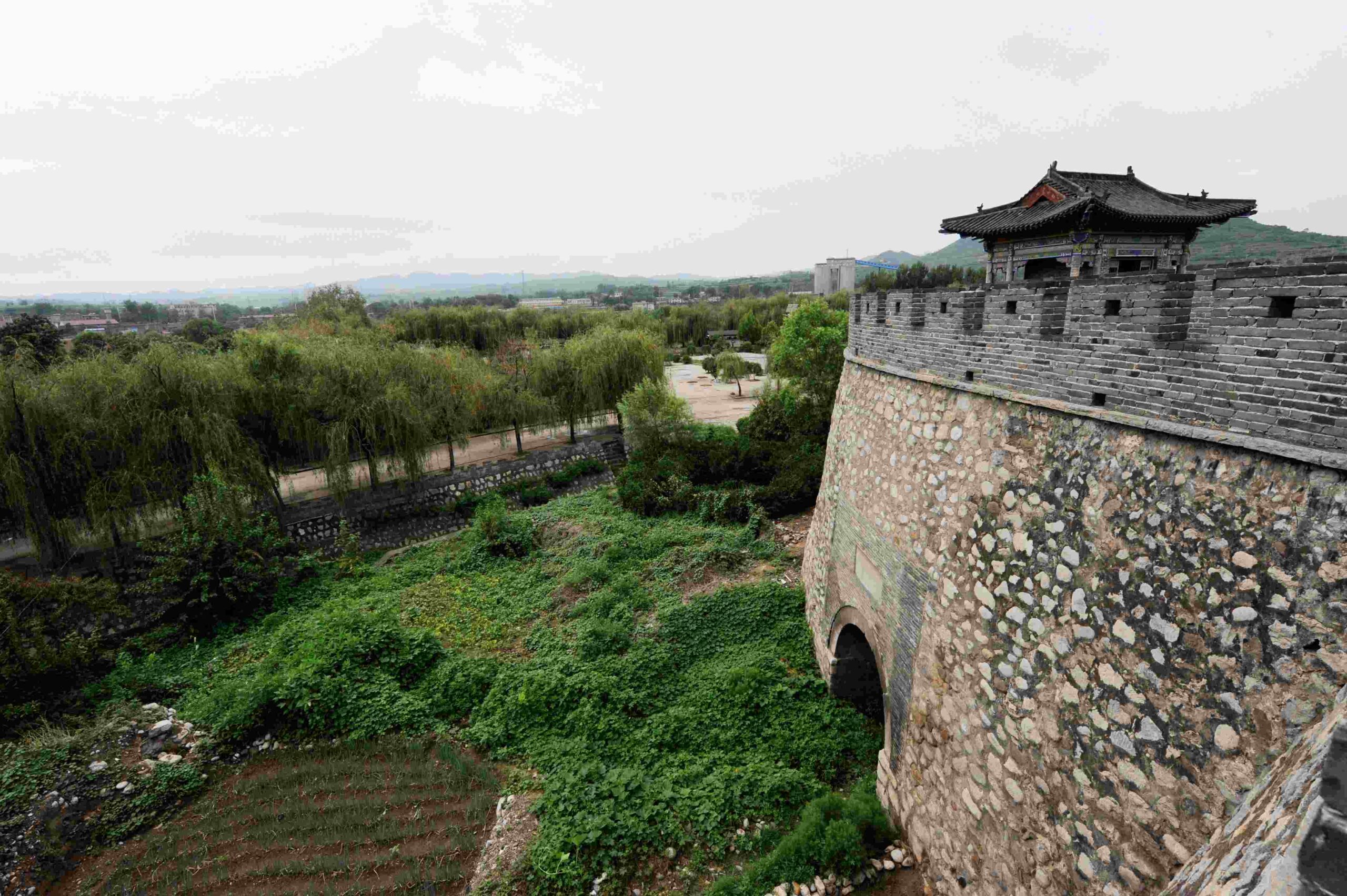 A scenic view of Shijiazhuang Jingxing Old City Wall