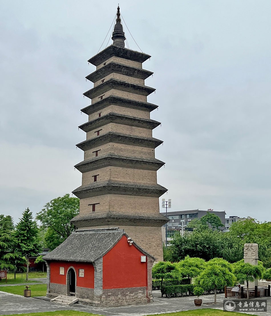 A scenic view of Shijiazhuang Kaihua Temple Pagoda