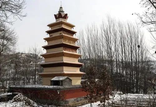 A scenic view of Shijiazhuang Kaihua Temple Pagoda