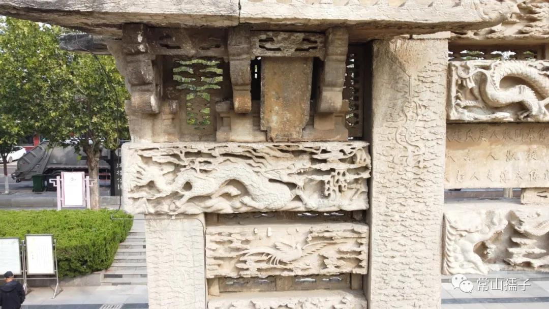 A scenic view of Shijiazhuang Lingshou Stone Archway