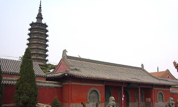 A scenic view of Shijiazhuang Linji Temple Chengling Pagoda