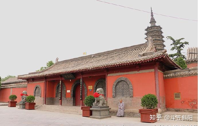 A scenic view of Shijiazhuang Linji Temple Chengling Pagoda
