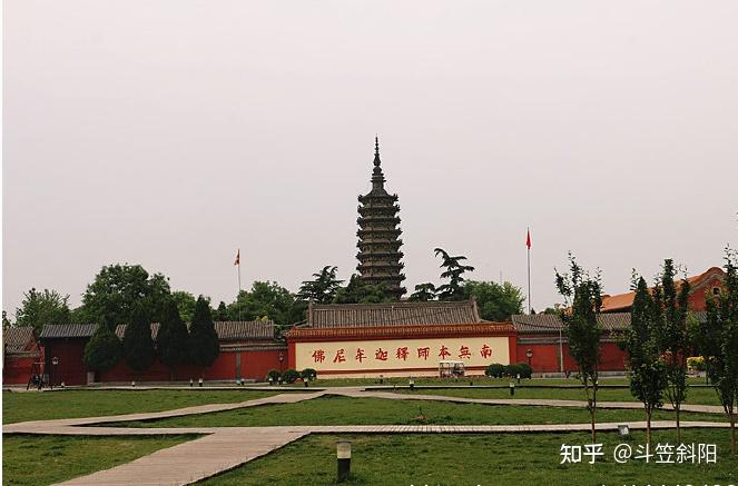 A scenic view of Shijiazhuang Linji Temple Chengling Pagoda