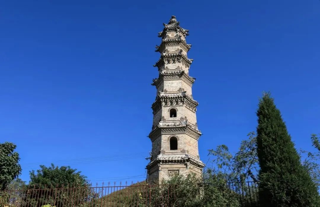 A scenic view of Shijiazhuang Youju Temple Pagoda