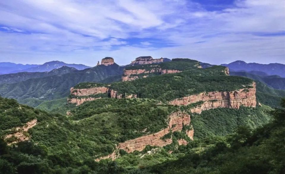 A scenic view of Shijiazhuang Yuqiashan Cliff Carvings