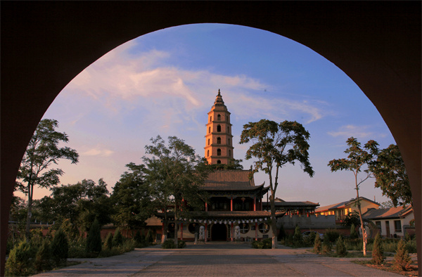 A scenic view of Shizuishan Tianzhou Ta