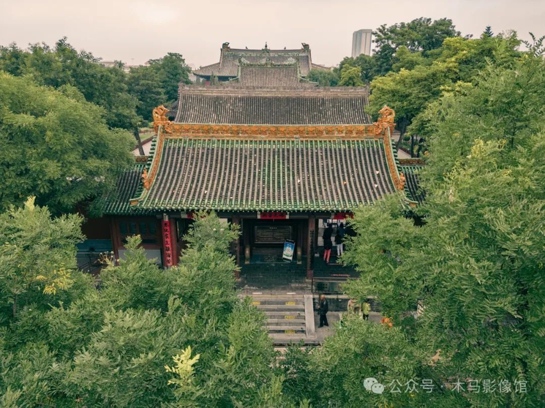 A scenic view of Shuozhou Jingtu Temple