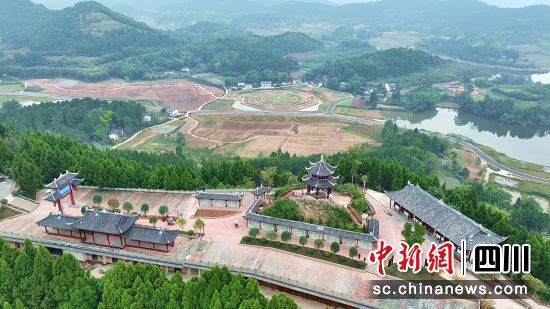 A scenic view of Suining Gaofengshan Gujianzhuqun