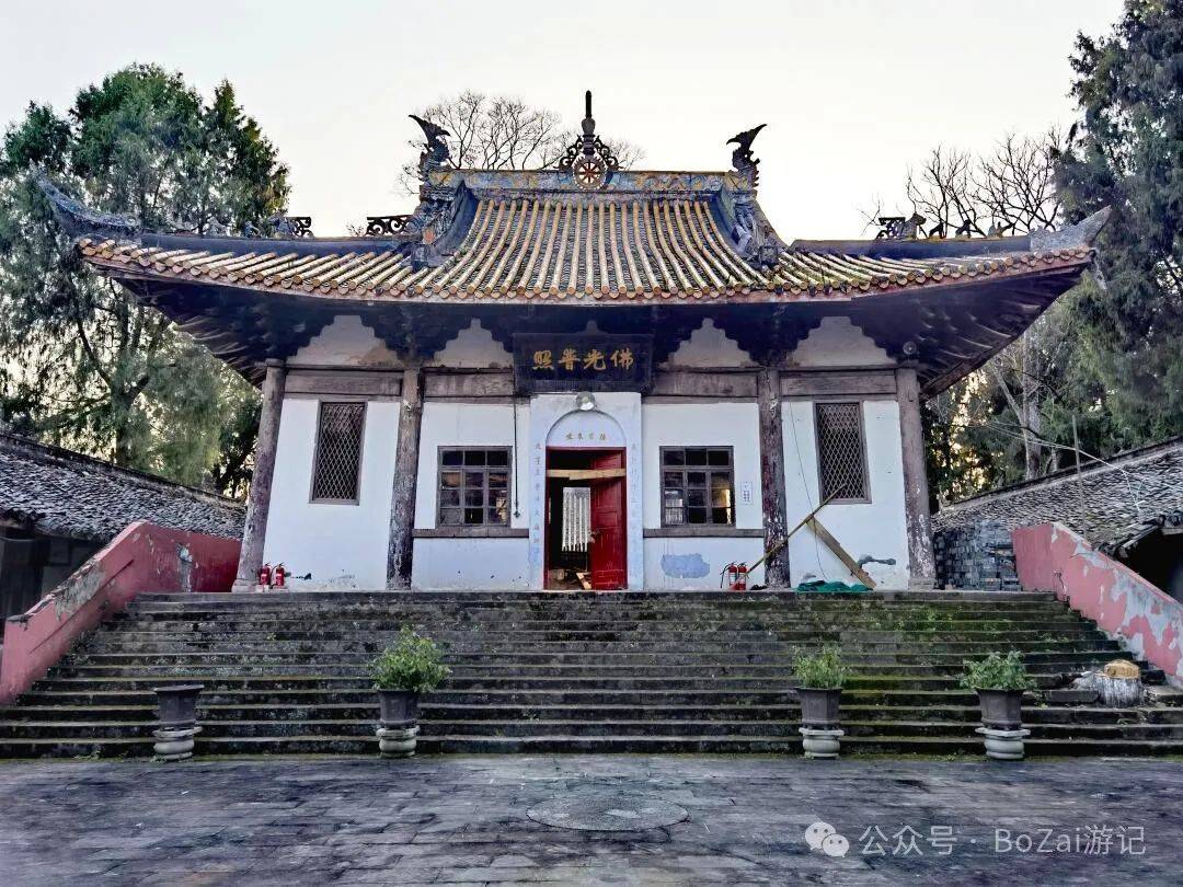 A scenic view of Suining Pengxi Jinxian Si Dadian