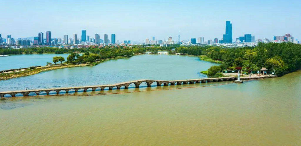 A scenic view of Suzhou Baodai Qiao