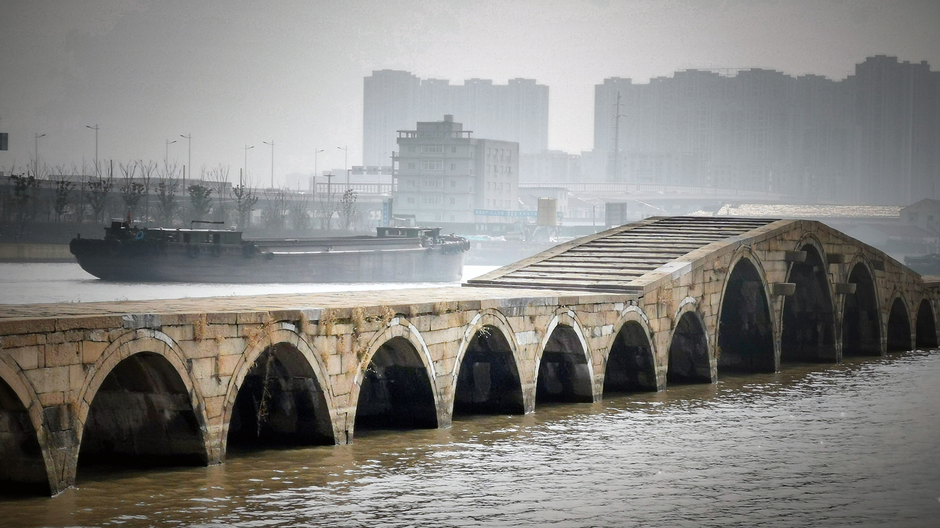 A scenic view of Suzhou Baodai Qiao