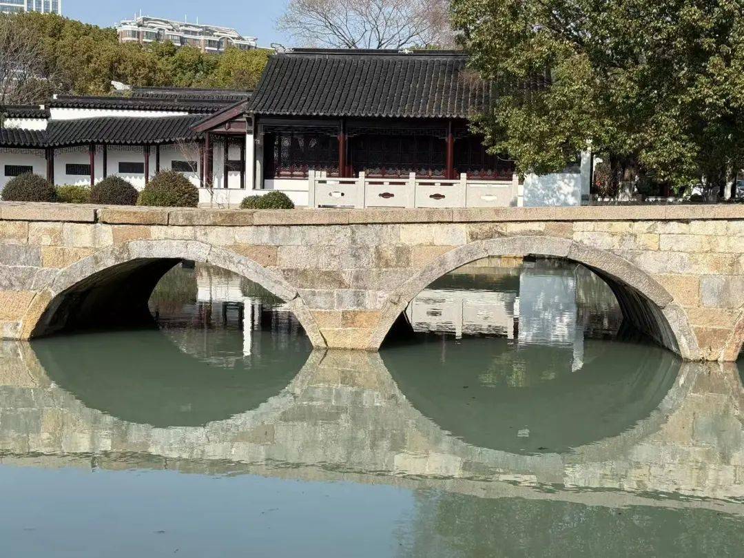 A scenic view of Suzhou Chuihong Duanqiao