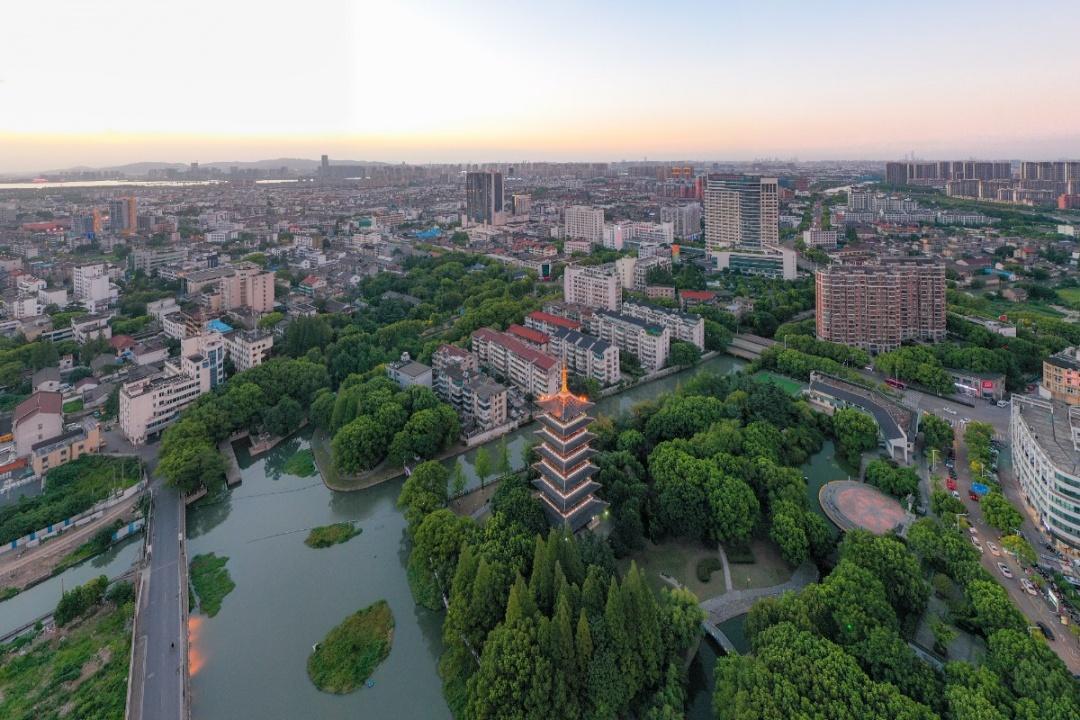 A scenic view of Suzhou Chuihong Duanqiao