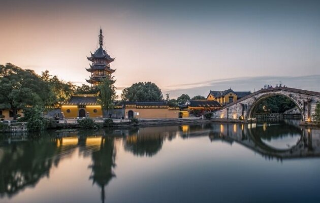 A scenic view of Suzhou Dongmiao Qiao