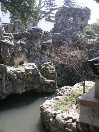 A scenic view of Suzhou Huanxiu Shanzhuang