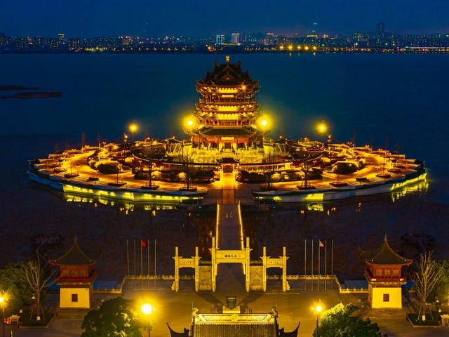 A scenic view of Suzhou Jingyetang