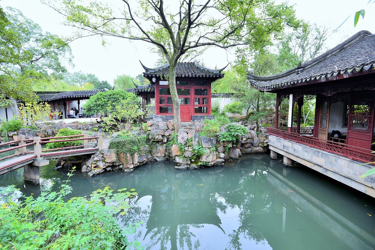 A scenic view of Suzhou Ouyuan