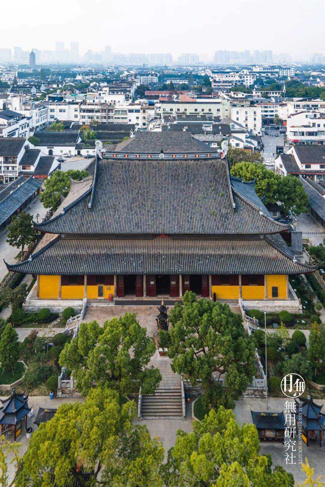 A scenic view of Suzhou Xuanmiaoguan Sanqingdian