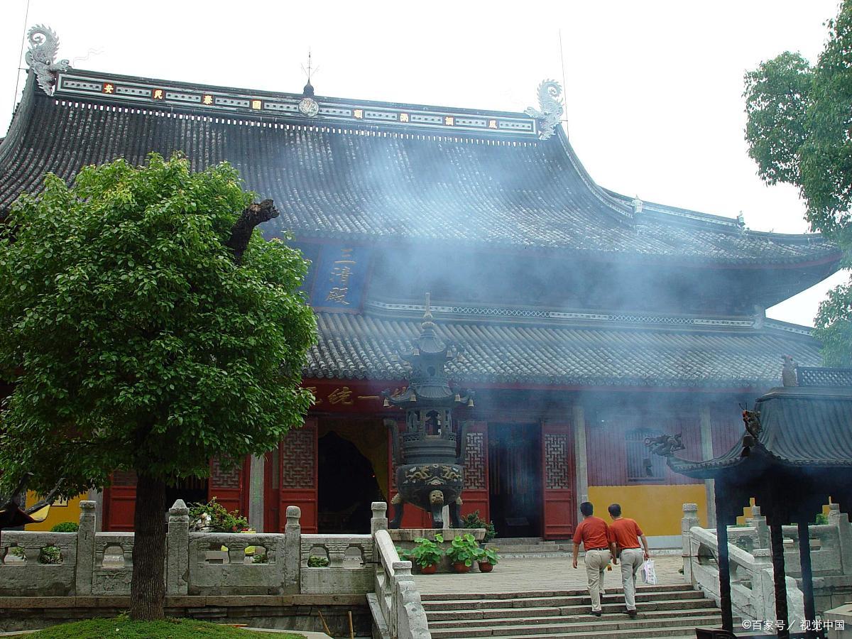 A scenic view of Suzhou Xuanmiaoguan Sanqingdian